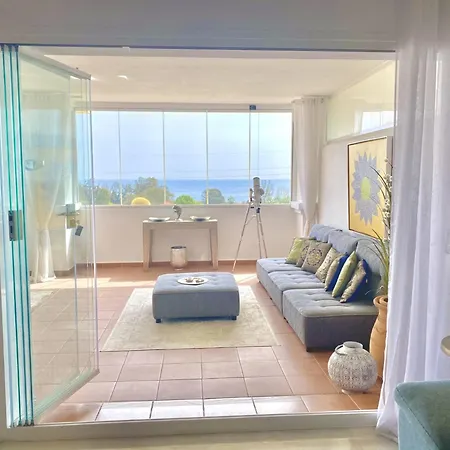 Sea View Apartment *