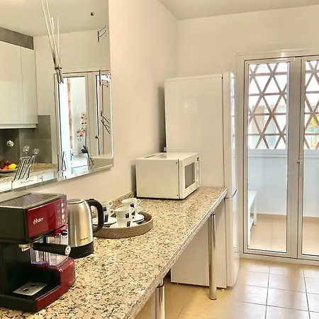 Sea View Apartment *
